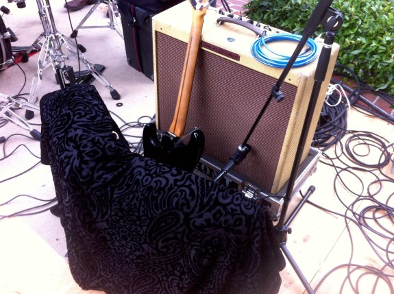sound-design-live-how-to-control-feedback-in-live-sound-guitar-amp-doghouse