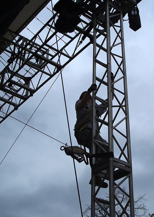make-a-living-as-a-sound-engineer-part-one-how-to-get-paid-climbing-truss