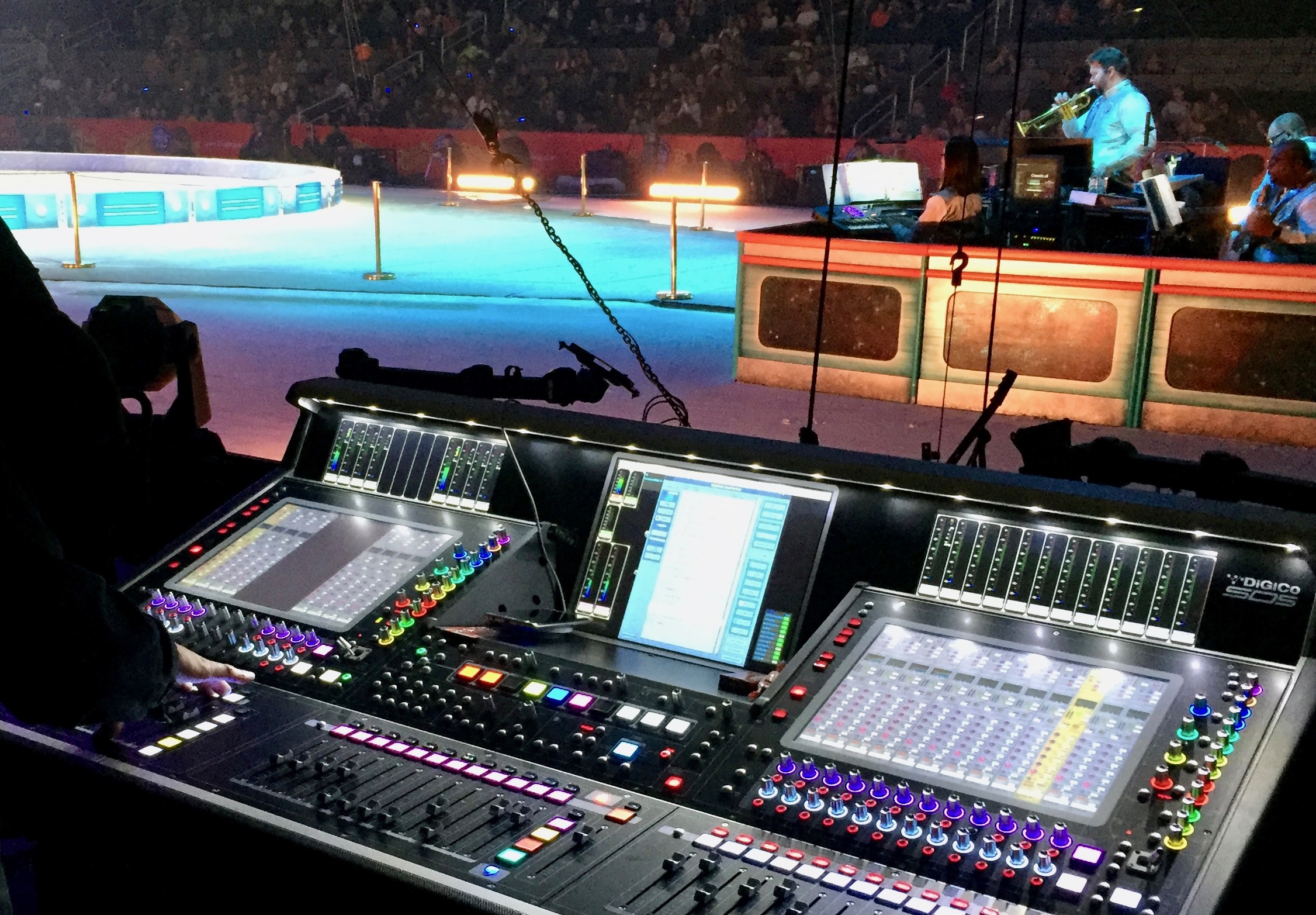 ultimate-guide-creative-mixing-digico-sd5-tutorial-monitor-console